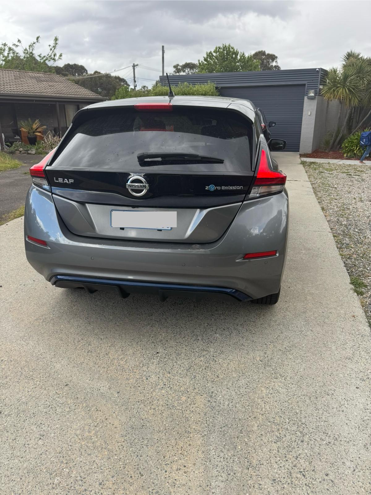 
								Nissan Leaf 2017 full									