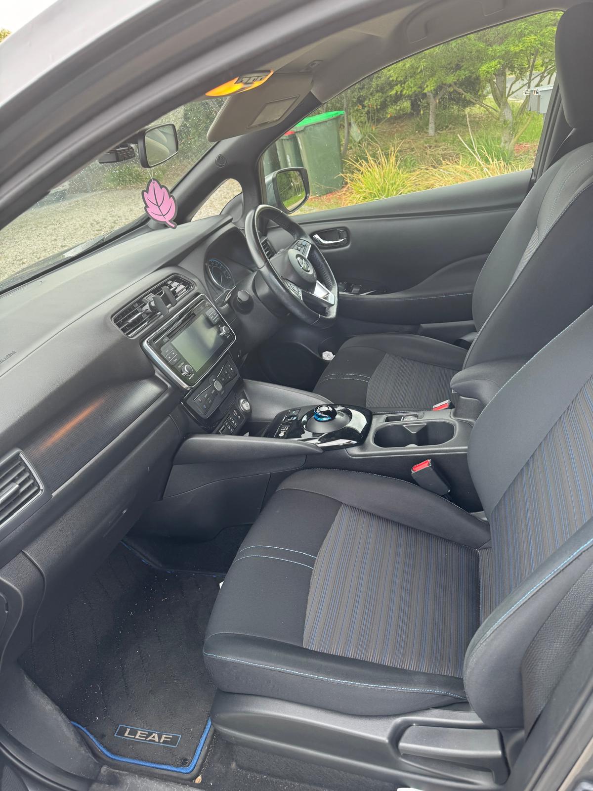 
								Nissan Leaf 2017 full									