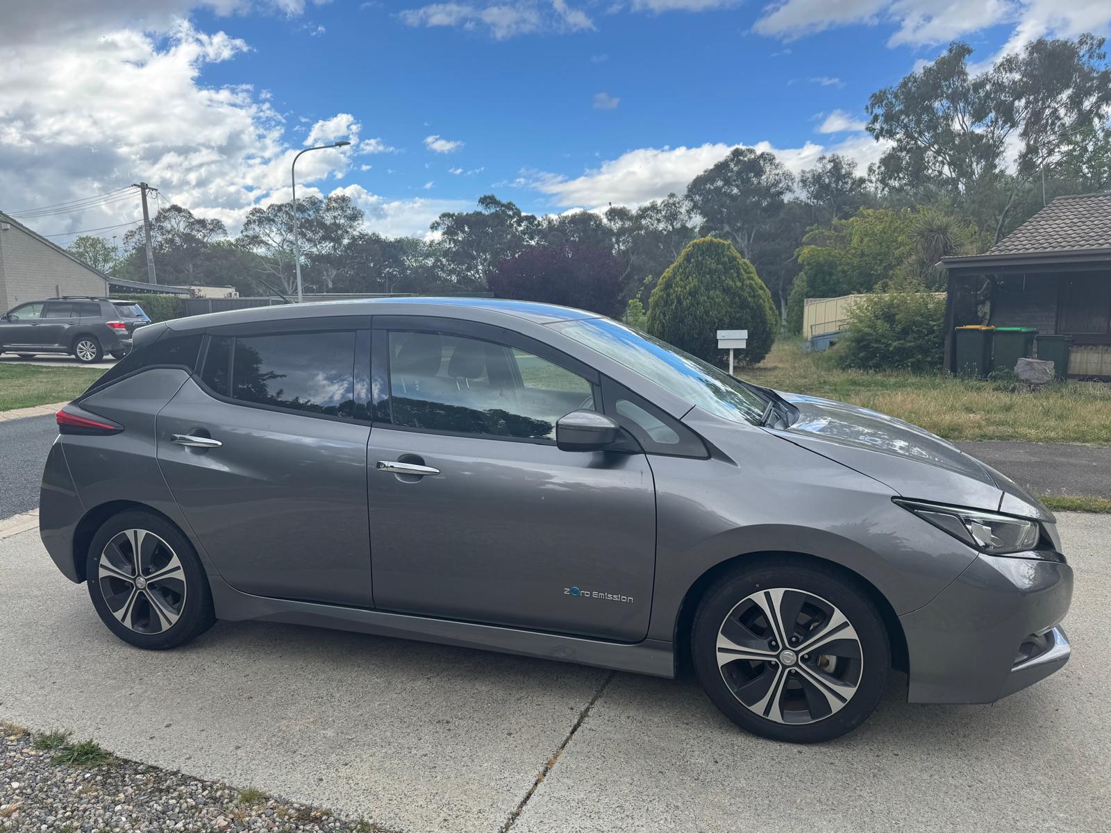 
								Nissan Leaf 2017 full									