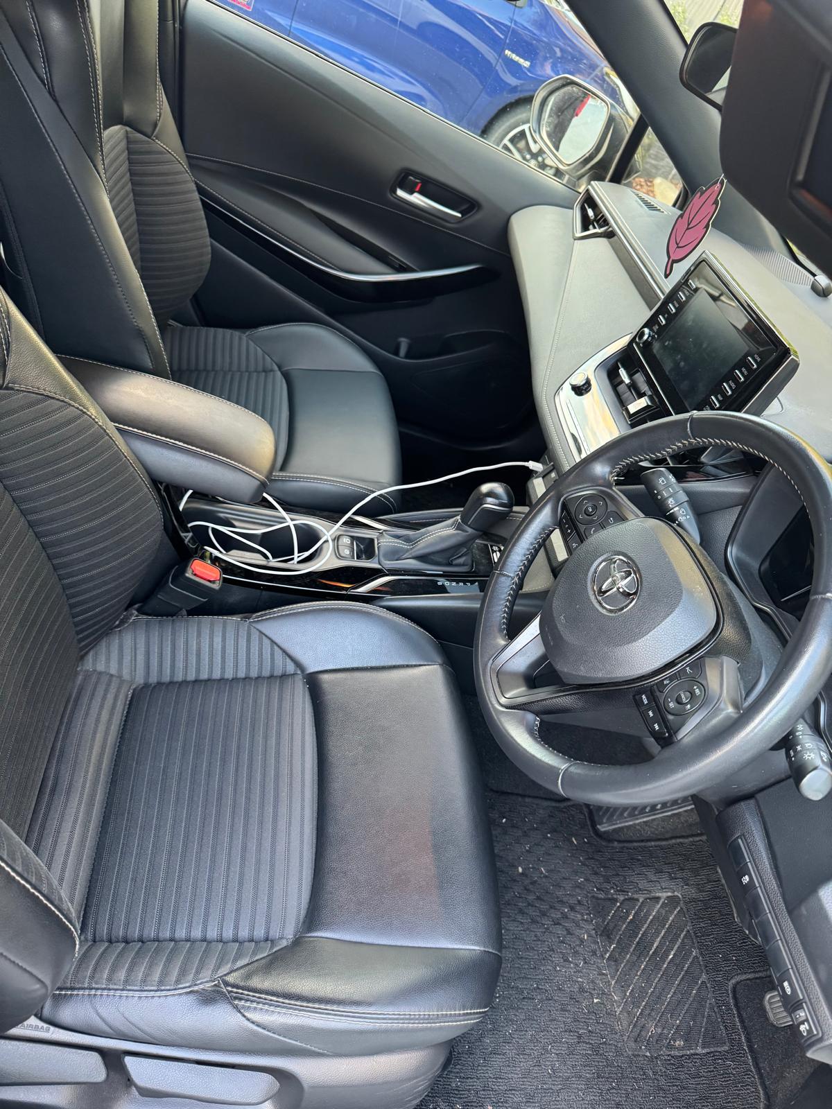 
								Toyota Corolla Touring 2020 full									